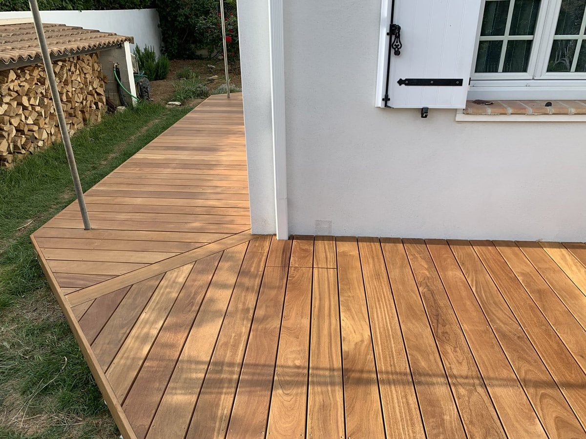 Terrasse Angle Charpente Couverture de la Vaunage Gard Hérault