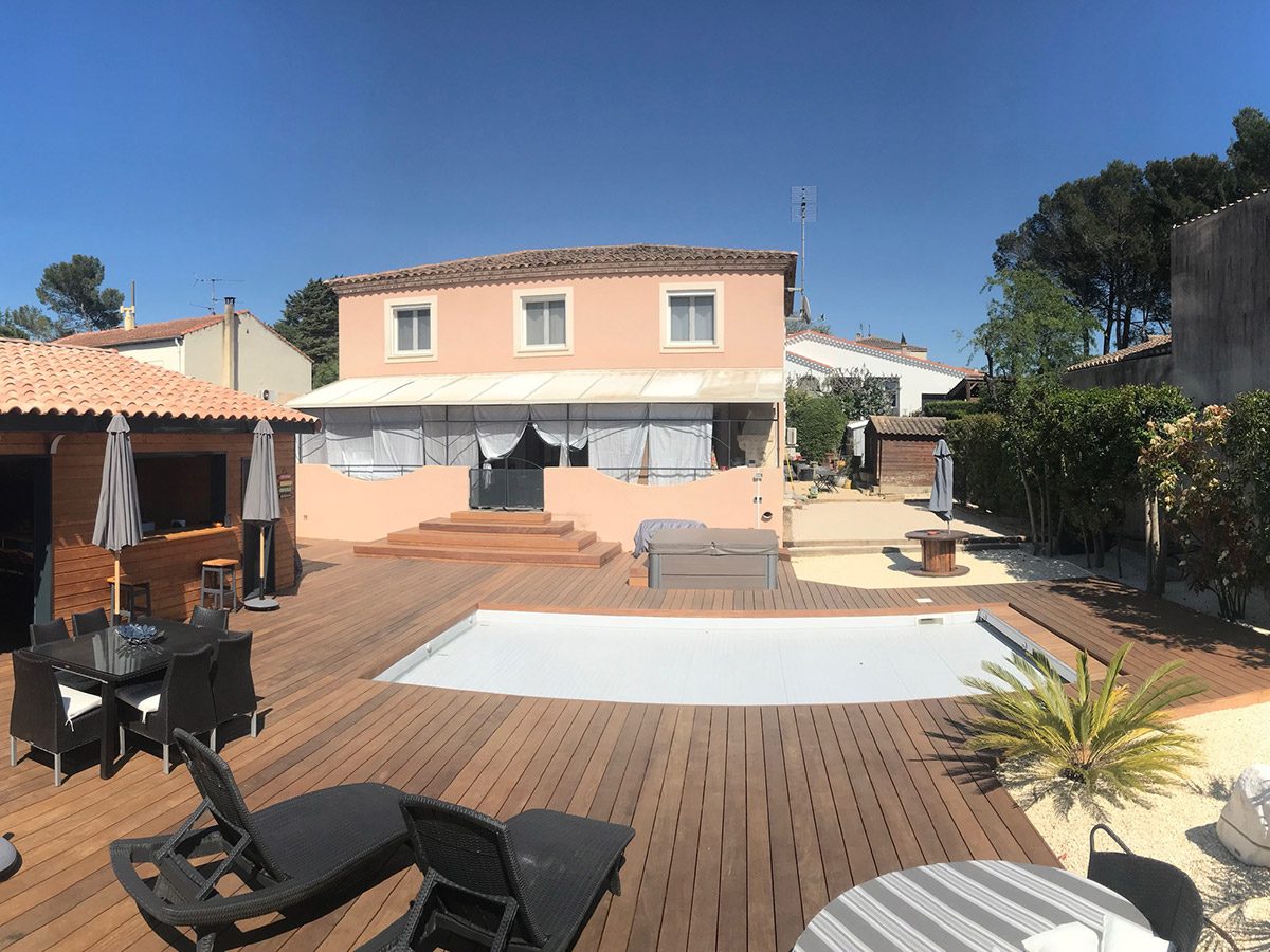 Cuisine d'été et Terrasse Charpente Couverture de la Vaunage